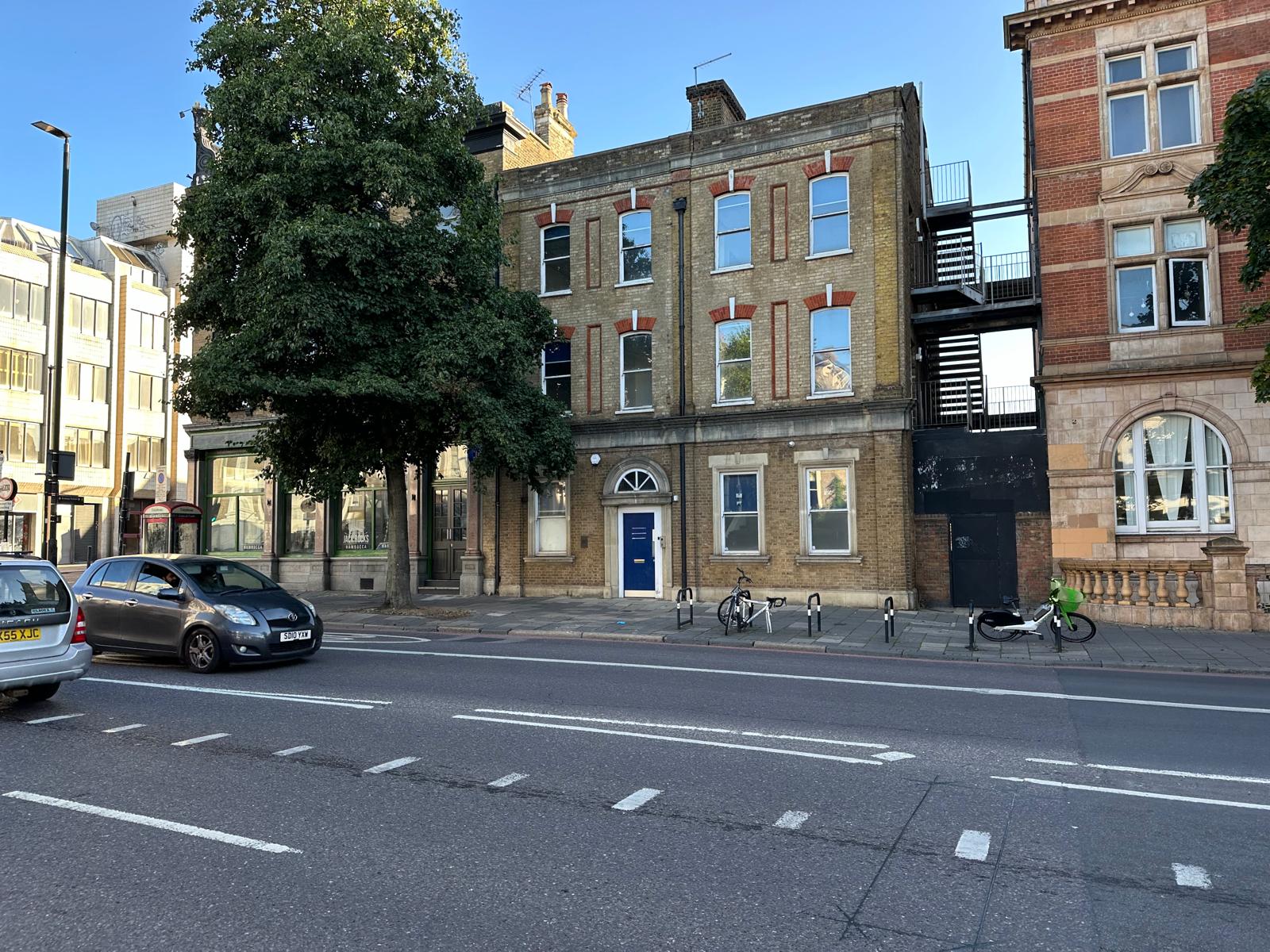 External image of 592 Holloway Road, N7