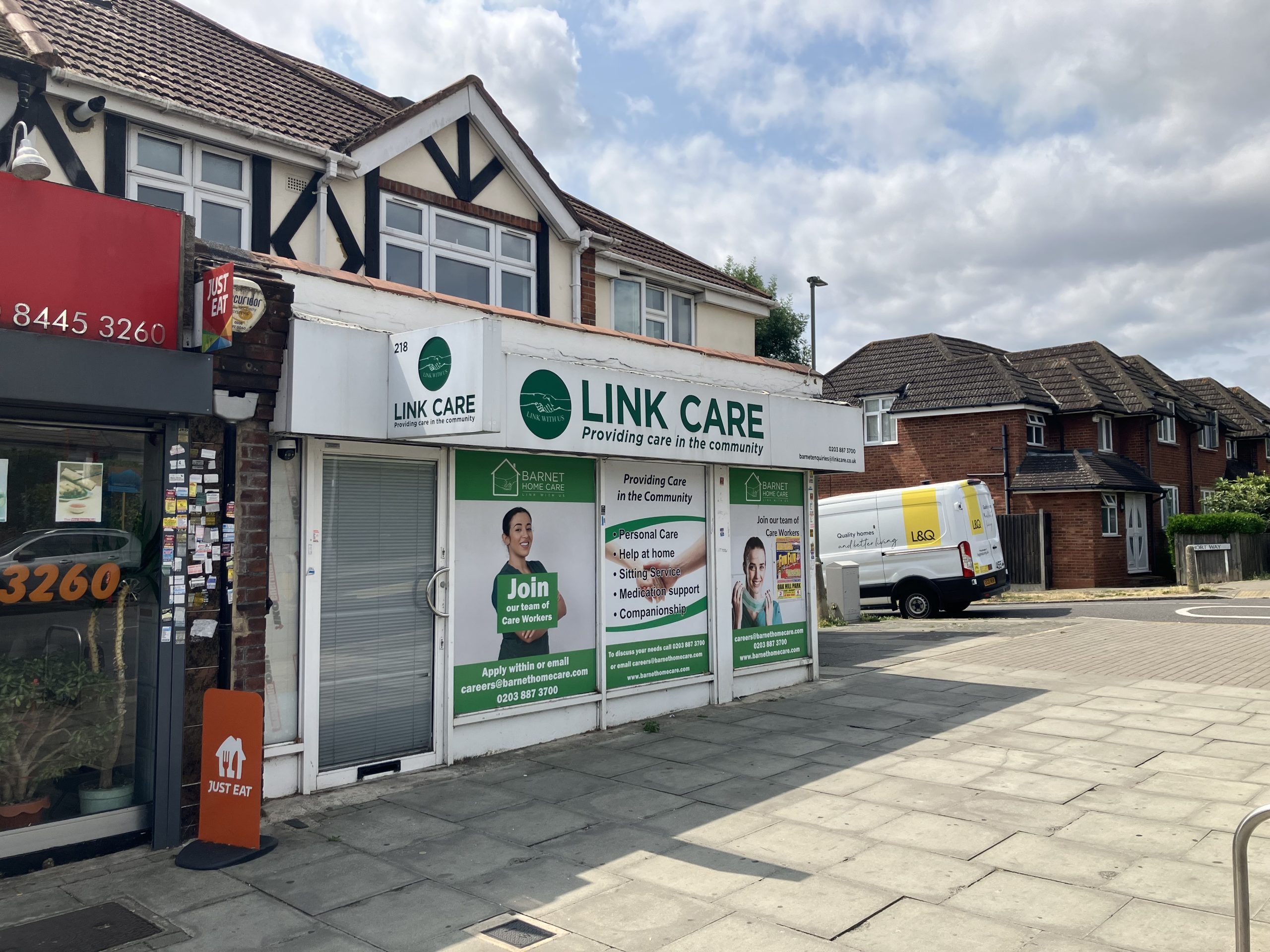 External photo of 218 Woodhouse Road, N12